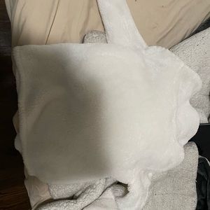 TURTLE NECK SWEATSHIRT